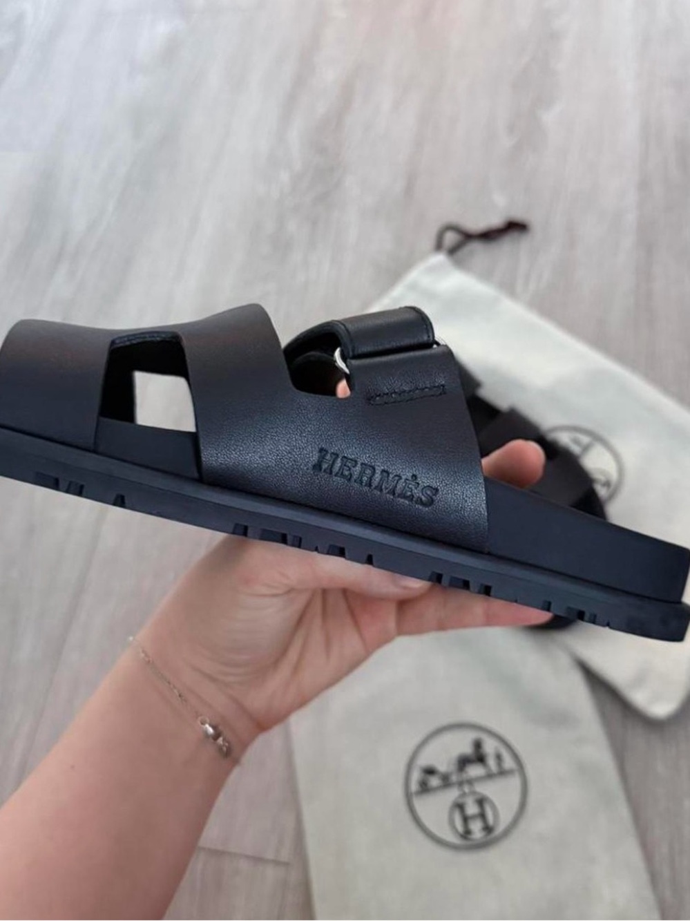 Woman’s Black Leather Slide Hermes - Picture 3 of 5